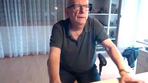 Snapshot of grandpach chatting on 05.05.26 grandpach online show from 05.05.26