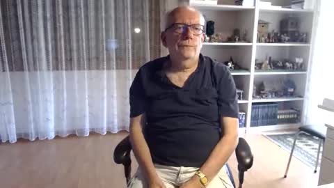 Snapshot of grandpach chatting on 05.21.26 grandpach online show from 05.21.26