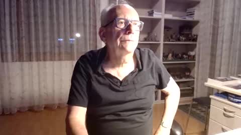 Snapshot of grandpach chatting on 05.24.26 grandpach online show from 05.24.26