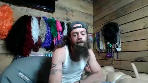 Snapshot of grannypounder chatting on 01.09.25 grannypounder online show from 01.09.25