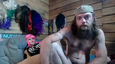 Snapshot of grannypounder chatting on 03.08.25 grannypounder online show from 03.08.25