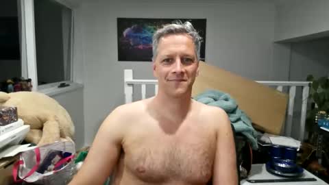 Snapshot of grattitude chatting on 10.21.25 grattitude online show from 10.21.25