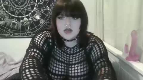 Grave4ngelz online show from 12.15.25