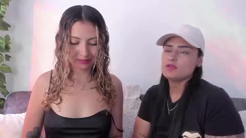 Snapshot of grave_duo chatting on 11.19.25 GRAVE DUO online show from 11.19.25