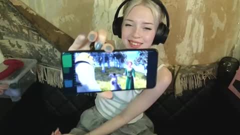 Snapshot of graylovescookies chatting on 12.02.24 graylovescookies online show from 12.02.24