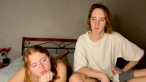 Snapshot of grayzee_ chatting on 01.10.25 Gray and Milly online show from 01.10.25