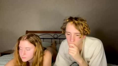 Snapshot of grayzee_ chatting on 02.22.25 Gray and Milly online show from 02.22.25