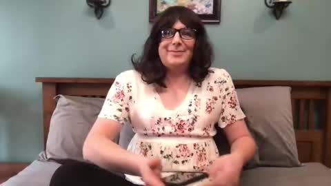 Snapshot of greedychin chatting on 02.03.25 Also Khloe online show from 02.03.25