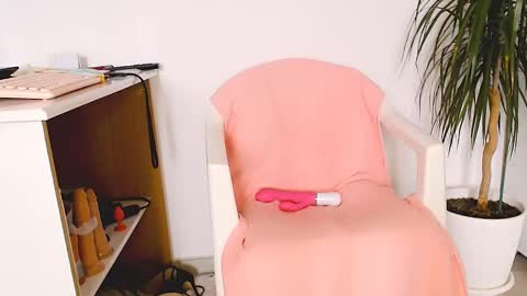 Alex and Ella online show from 02.07.25