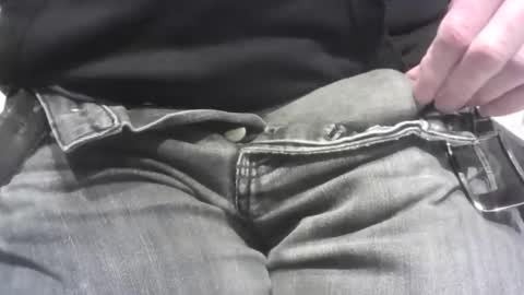 Snapshot of green_robin_hood chatting on 12.01.24 Green Robin Hood online show from 12.01.24