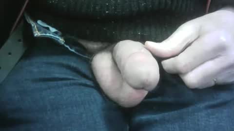 Snapshot of green_robin_hood chatting on 12.23.24 Green Robin Hood online show from 12.23.24