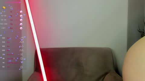 Snapshot of greenelfapril chatting on 01.07.25 April online show from 01.07.25