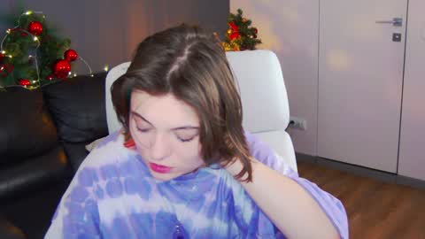 Snapshot of greenelfapril chatting on 01.14.25 April online show from 01.14.25