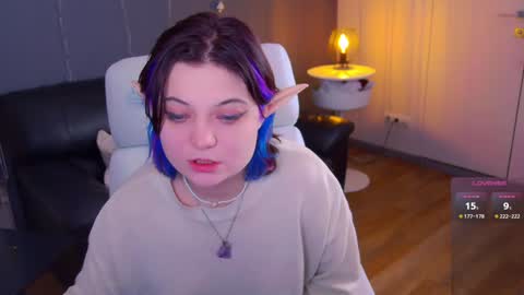 Snapshot of greenelfapril chatting on 01.18.25 April online show from 01.18.25