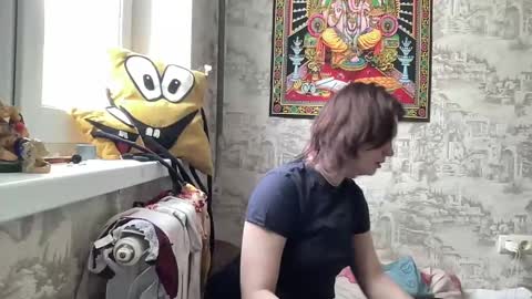 Snapshot of greenelfapril chatting on 02.20.25 April online show from 02.20.25