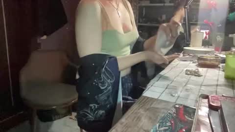 Snapshot of greenelfapril chatting on 11.12.25 April online show from 11.12.25