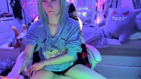 GreenEyedLovexo online show from 11.24.25