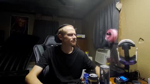 Snapshot of greenlungs8195 chatting on 10.03.25 Greenlungs8195 online show from 10.03.25