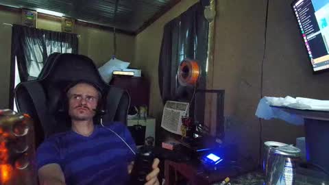 Snapshot of greenlungs8195 chatting on 10.06.25 Greenlungs8195 online show from 10.06.25