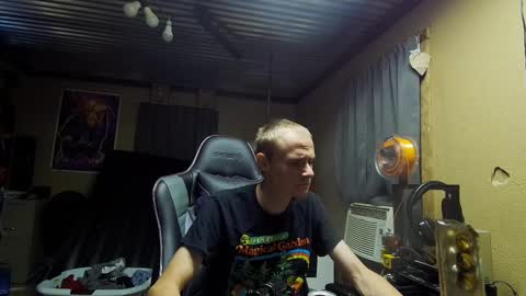 Snapshot of greenlungs8195 chatting on 10.08.25 Greenlungs8195 online show from 10.08.25