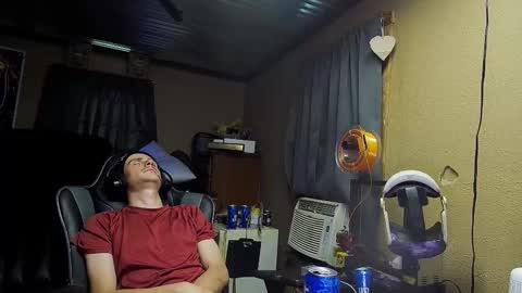 Snapshot of greenlungs8195 chatting on 10.18.25 Greenlungs8195 online show from 10.18.25