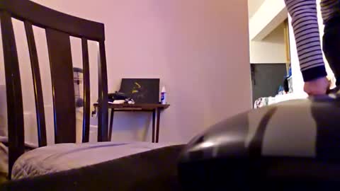 Snapshot of greenvertgo chatting on 12.21.25 greenvertgo online show from 12.21.25