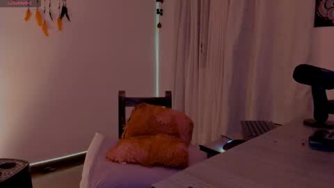 Snapshot of greenwine_gh chatting on 11.08.25 Medussa online show from 11.08.25