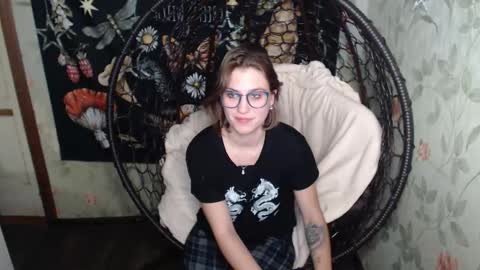 Lina online show from 10.04.25