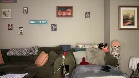 Snapshot of greenxxxqueen chatting on 04.19.26 SexQueen Nikki online show from 04.19.26