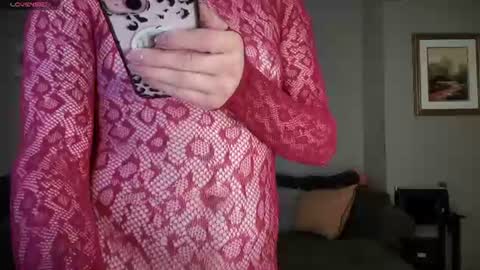 Snapshot of greenxxxqueen chatting on 06.19.26 SexQueen Nikki online show from 06.19.26