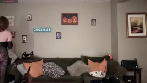 Snapshot of greenxxxqueen chatting on 06.20.26 SexQueen Nikki online show from 06.20.26