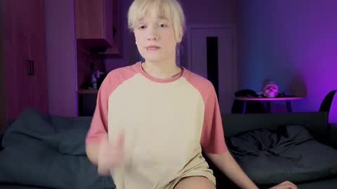 Greg-independent model online show from 10.19.25