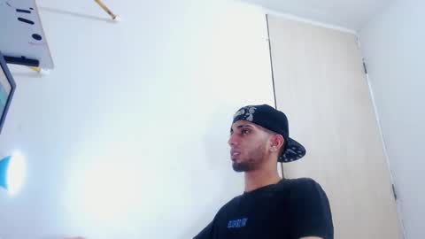 Snapshot of gregory_hardxx chatting on 11.10.25 GREGORY online show from 11.10.25