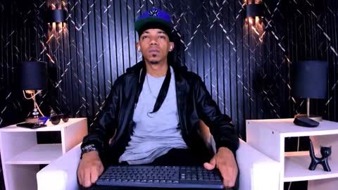 Snapshot of gregory_sforza chatting on 10.23.25 GregorySforza online show from 10.23.25