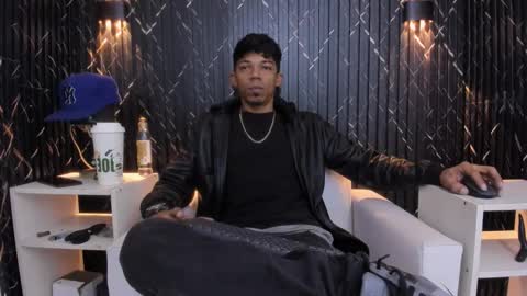 Snapshot of gregory_sforza chatting on 11.06.25 GregorySforza online show from 11.06.25