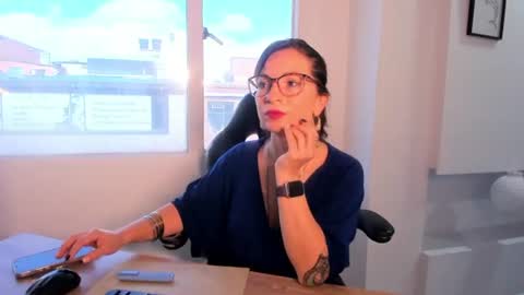 Snapshot of greta_borbon chatting on 06.25.26 Greta online show from 06.25.26