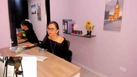 Snapshot of greta_borbon chatting on 07.21.26 Greta online show from 07.21.26