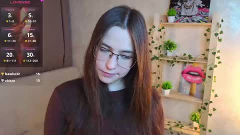 Snapshot of gretalinelle chatting on 06.10.26 Cutie Ellie online show from 06.10.26