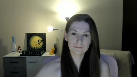 Snapshot of gretamiln chatting on 05.08.26 Greta online show from 05.08.26