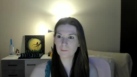 Snapshot of gretamiln chatting on 06.18.26 Greta online show from 06.18.26