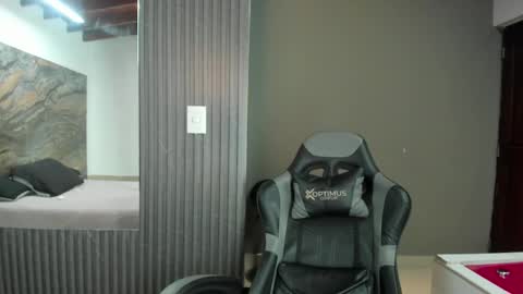 Snapshot of gretchenn chatting on 10.02.25 Gretchen online show from 10.02.25