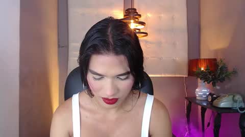 Snapshot of greys_ath chatting on 11.02.25 greys online show from 11.02.25