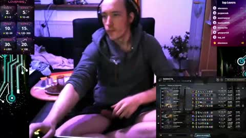 Snapshot of groundworker453718 chatting on 12.21.24 I can be everything you want online show from 12.21.24