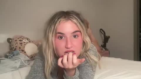 Snapshot of grrlgod chatting on 02.17.25 grrlgod online show from 02.17.25