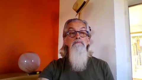 Snapshot of grybear60 chatting on 10.13.25 Grybear online show from 10.13.25