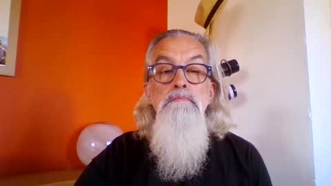 Snapshot of grybear60 chatting on 10.17.25 Grybear online show from 10.17.25