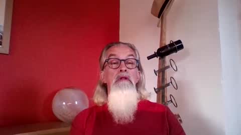 Snapshot of grybear60 chatting on 10.27.25 Grybear online show from 10.27.25