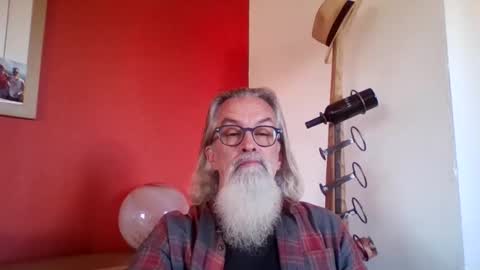 Snapshot of grybear60 chatting on 10.30.25 Grybear online show from 10.30.25