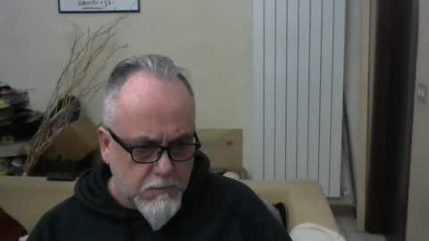 Snapshot of grz65 chatting on 01.05.25 GRIZZLY65 online show from 01.05.25