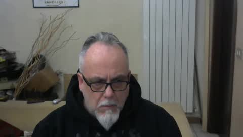 Snapshot of grz65 chatting on 01.06.25 GRIZZLY65 online show from 01.06.25